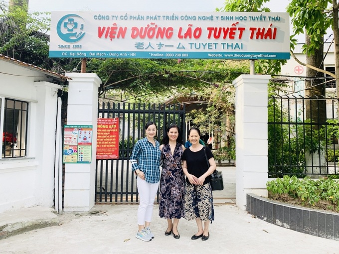 NSND Như Quỳnh, nghệ sĩ Quách Thu Phương trong thời gian thực hiện các cảnh quay tại Viện Dưỡng lão Tuyết Thái cho phim “Hương vị tình thân”.