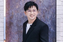 Cuộc sống kín tiếng, vẻ ngoài thư sinh của "Ngũ A Ca" Tô Hữu Bằng ở tuổi 49