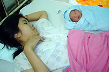 Năm Đinh Hợi, “được mùa” trẻ sơ sinh