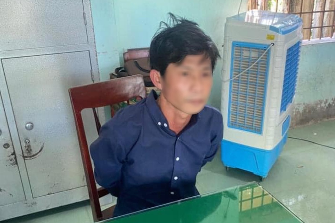 Níu kéo người yêu bất thành, gã đàn ông cắt đứt gân tay cháu bé 4 tuổi - 2 Níu kéo người yêu bất thành, gã đàn ông cắt đứt gân tay cháu bé 4 tuổi - 2