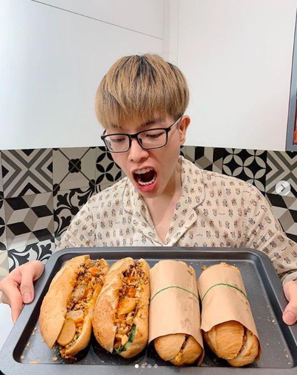 Ở nhà mùa dịch, loạt sao nam bỗng dưng trở thành “vua đầu bếp” - 11 Ở nhà mùa dịch, loạt sao nam bỗng dưng trở thành “vua đầu bếp” - 11