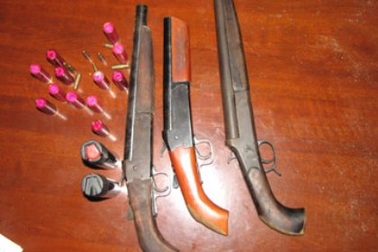 Bị truy sát bằng gần 40 viên đạn hoa cải