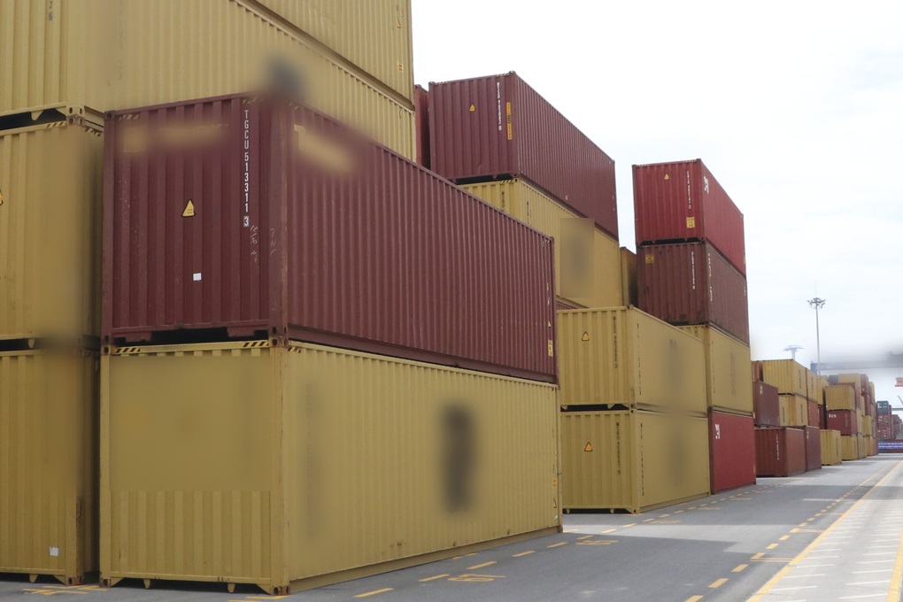 Sắp xét xử vụ nhiều cựu cán bộ hải quan tiếp tay buôn lậu 1.800 tỷ đồng - 1 Sắp xét xử vụ nhiều cựu cán bộ hải quan tiếp tay buôn lậu 1.800 tỷ đồng - 1
