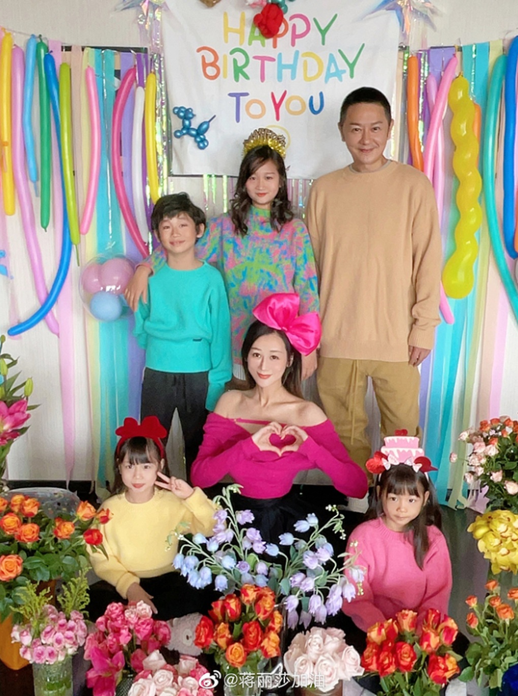 Đoàn Dự Trần Hạo Dân và vợ chụp ảnh nóng bỏng kỷ niệm ngày cưới - 4 Đoàn Dự Trần Hạo Dân và vợ chụp ảnh nóng bỏng kỷ niệm ngày cưới - 4