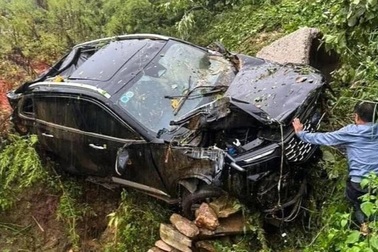 Vụ ô tô bị văng xuống vực ở Sa Pa: Nhân chứng kể phút thoát chết gang tấc