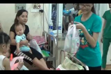 Teen thành Vinh đưa Trung thu đến bệnh viện