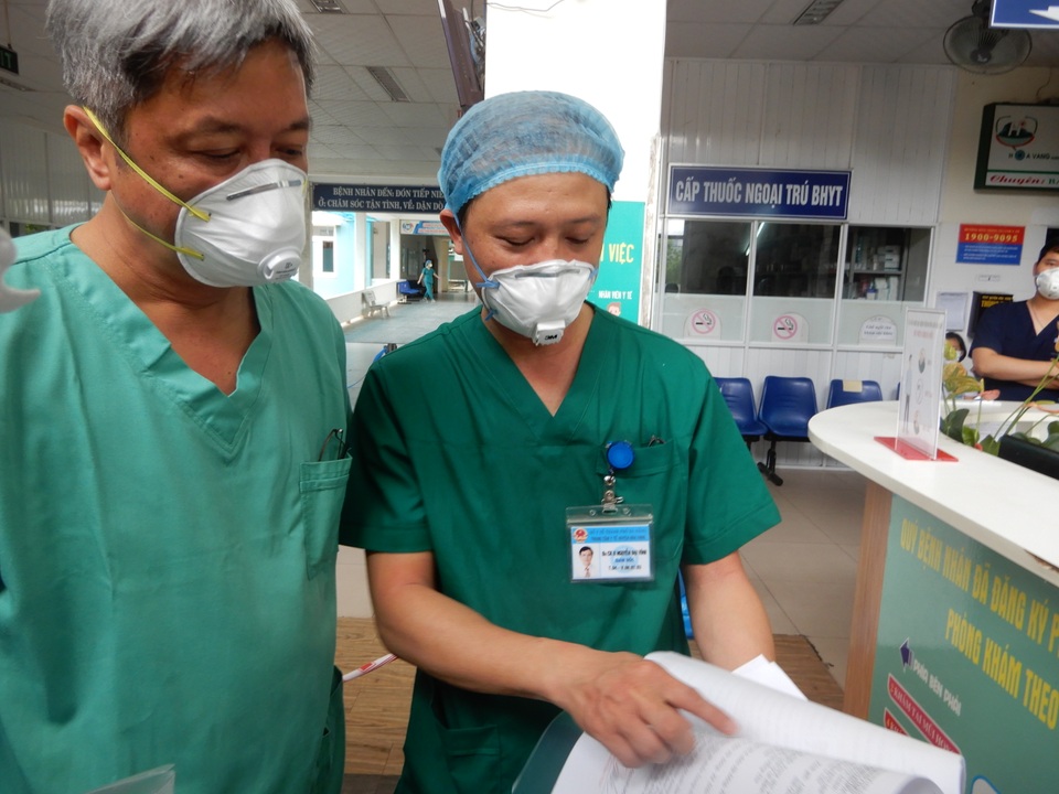 Hơn 20 ngày của Thứ trưởng Nguyễn Trường Sơn ở tâm dịch Covid-19 Đà Nẵng - 4 Hơn 20 ngày của Thứ trưởng Nguyễn Trường Sơn ở tâm dịch Covid-19 Đà Nẵng - 4