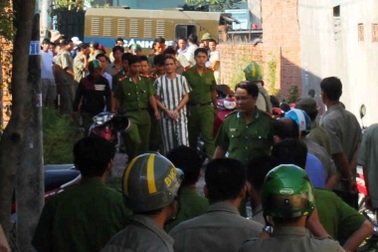 Chàng trai 30 tuổi nhiều lần định giết cha: "Xin ai đó hãy  giữ mình lại!"