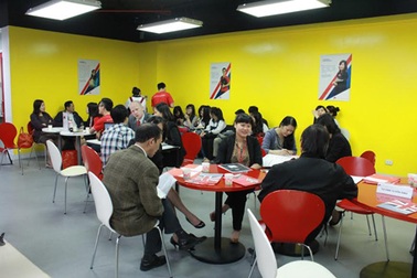 Cách thức đăng ký học bổng toàn phần của Hoàng tử Andrew 