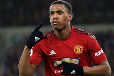 Nhật ký chuyển nhượng ngày 19/1: MU gấp rút “trói chân” Martial