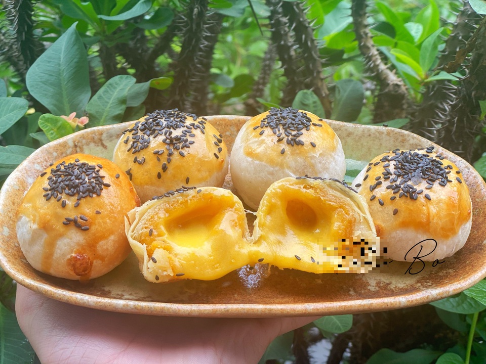 Sợ bánh Trung Quốc, chị em bỏ tiền học làm bánh trung thu trứng chảy - 2 Sợ bánh Trung Quốc, chị em bỏ tiền học làm bánh trung thu trứng chảy - 2