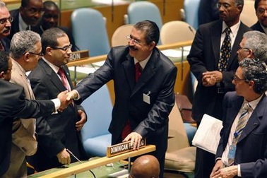 Honduras: Tổng thống bị lật đổ hoãn kế hoạch về nước 