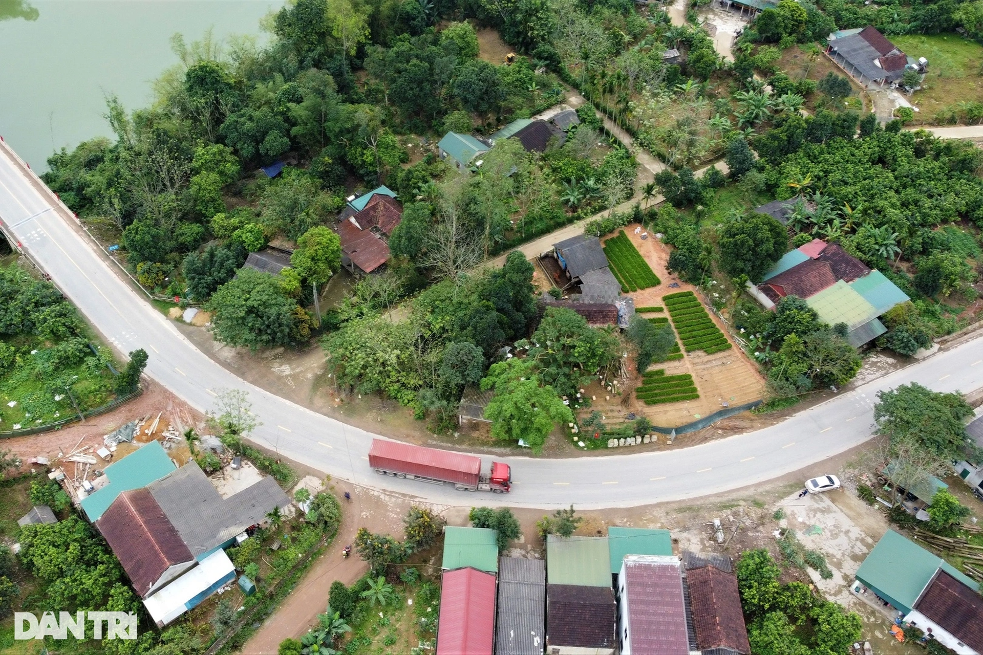 Khúc cua tay áo trên quốc lộ ở Hà Tĩnh khiến nhiều tài xế khiếp vía - 4 Khúc cua tay áo trên quốc lộ ở Hà Tĩnh khiến nhiều tài xế khiếp vía - 4