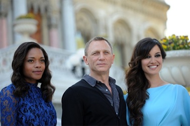 Buổi quảng bá đầu tiên của phim 007 “Bầu trời sụp đổ”