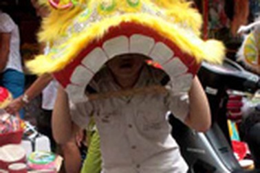 Đèn trời, đầu lân “cầm trịch” đêm Trung thu