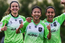 Huỳnh Như lập siêu phẩm giúp Lank FC thắng Torreense