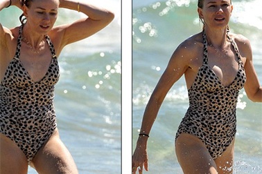 Nữ diễn viên phim King Kong: 45 tuổi vẫn gợi cảm với áo tắm