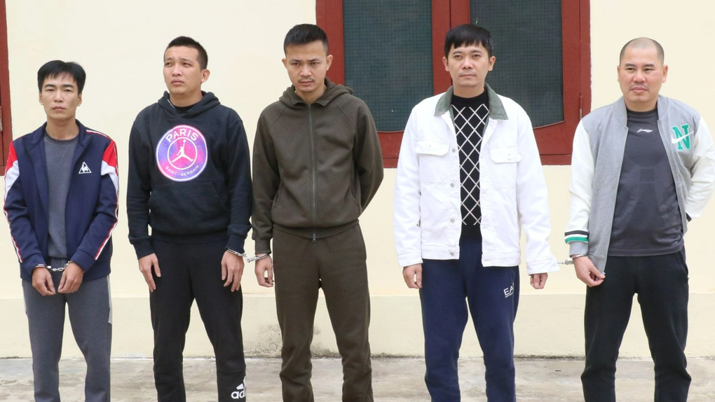 Phá đường dây cá độ bóng đá hàng chục tỷ đồng ở huyện miền núi - 1 Phá đường dây cá độ bóng đá hàng chục tỷ đồng ở huyện miền núi - 1