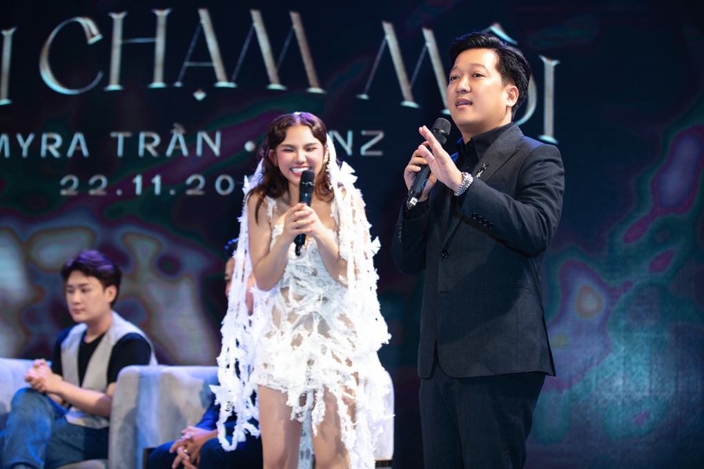 Myra Trần bật khóc khi gặp mẹ, Trường Giang chia sẻ gây chú ý - 1 Myra Trần bật khóc khi gặp mẹ, Trường Giang chia sẻ gây chú ý - 1