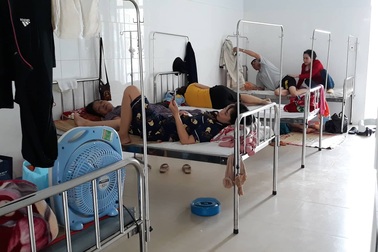 Bé trai 9 tuổi nghi tử vong do sốt xuất huyết