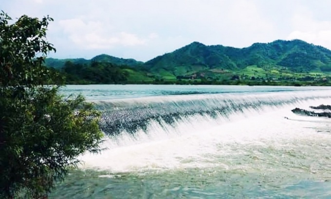 Đập Đồng Cam nằm trên sông Ba thuộc thôn Phong Hậu, xã Hòa Hội, huyện Phú Hòa