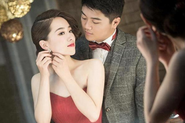 Vợ chết lặng vì bí mật "cô em kết nghĩa" của chồng được phơi bày