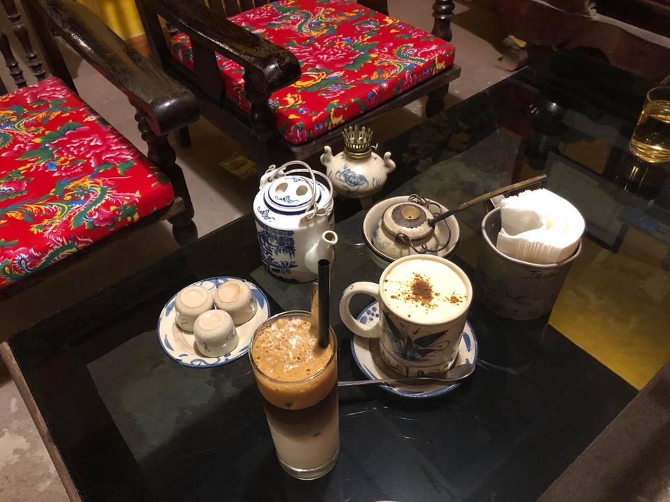 Vợ chồng 7X mở quán cà phê ở khu tập thể, tái hiện ký ức về thời bao cấp - 7