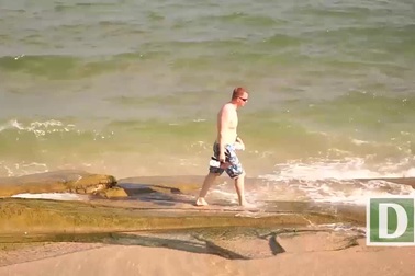 Bờ biển Mũi Né sạt lở, khách du lịch đìu hiu