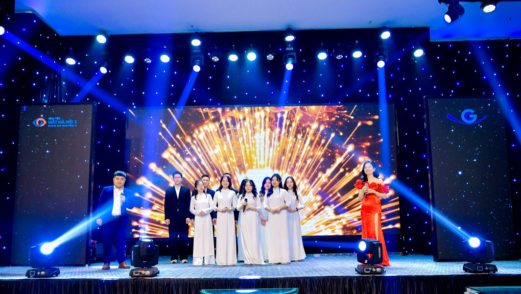 Bệnh viện Mắt Hà Nội cơ sở 2 tổ chức gala kỷ niệm 7 năm thành lập - 5 Bệnh viện Mắt Hà Nội cơ sở 2 tổ chức gala kỷ niệm 7 năm thành lập - 5
