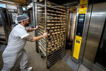 Châu Âu chật vật xoay xở trước mùa đông khi Nga khóa van khí đốt