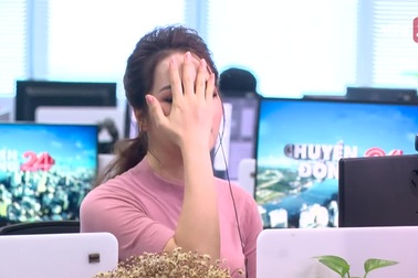 BTV Thụy Vân "ngượng ngùng" xem lại lần đầu mình dẫn Chuyển động 24h