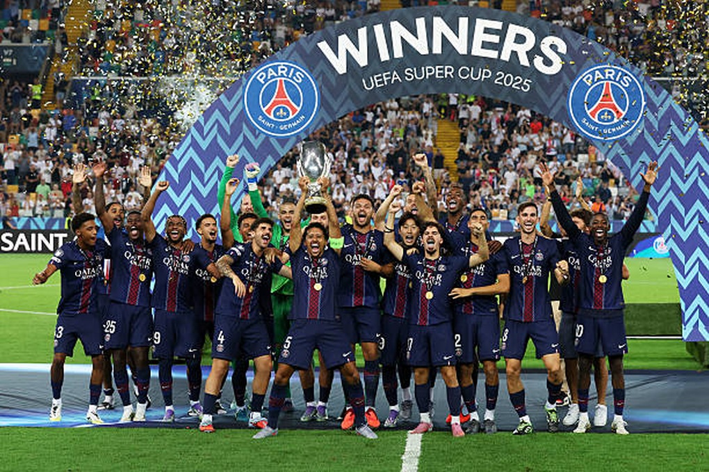 باريس سان جيرمان يصنع التاريخ بعد فوزه بكأس السوبر الأوروبي - 1 PSG làm nên lịch sử sau khi giành Siêu cúp châu Âu - 1