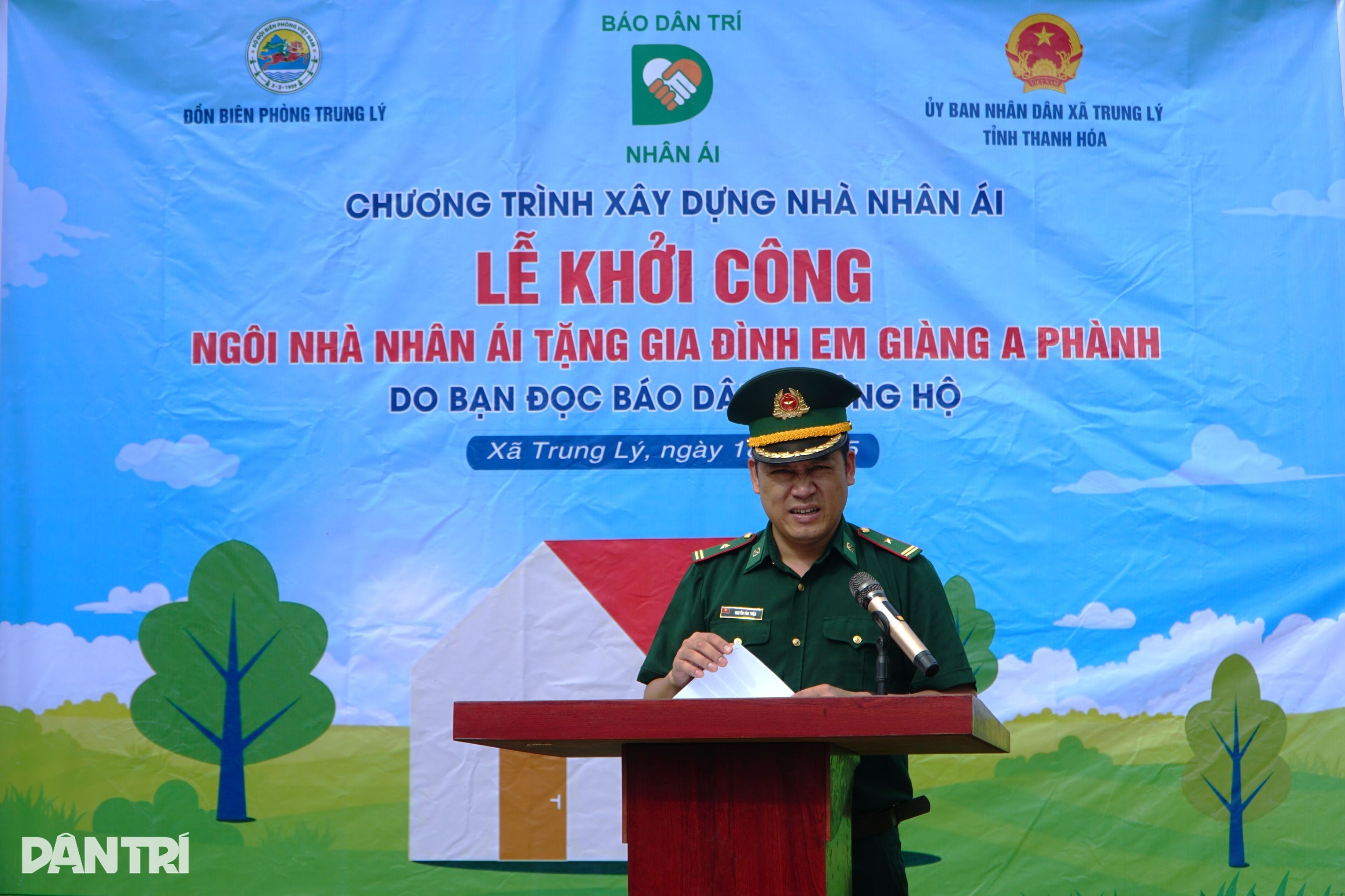 Cậu học trò mồ côi cha, mẹ bỏ đi, được bạn đọc Dân trí giúp đỡ xây nhà mới - 3 Cậu học trò mồ côi cha, mẹ bỏ đi, được bạn đọc Dân trí giúp đỡ xây nhà mới - 3