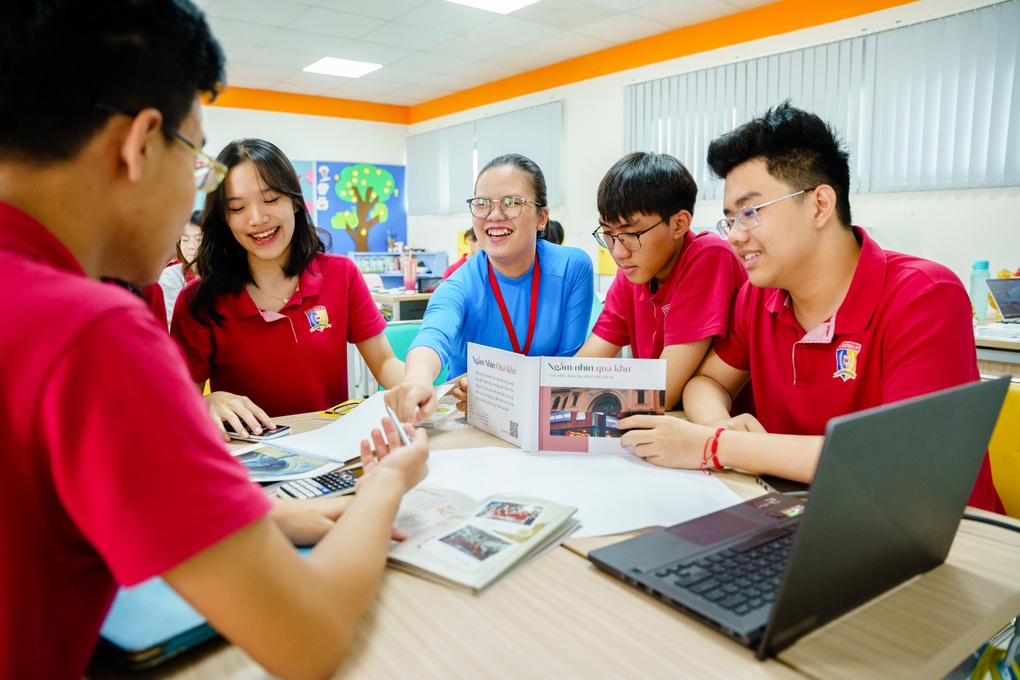 Học sinh sáng tạo các môn học thông qua mô hình không gian - 5 Học sinh sáng tạo các môn học thông qua mô hình không gian - 5
