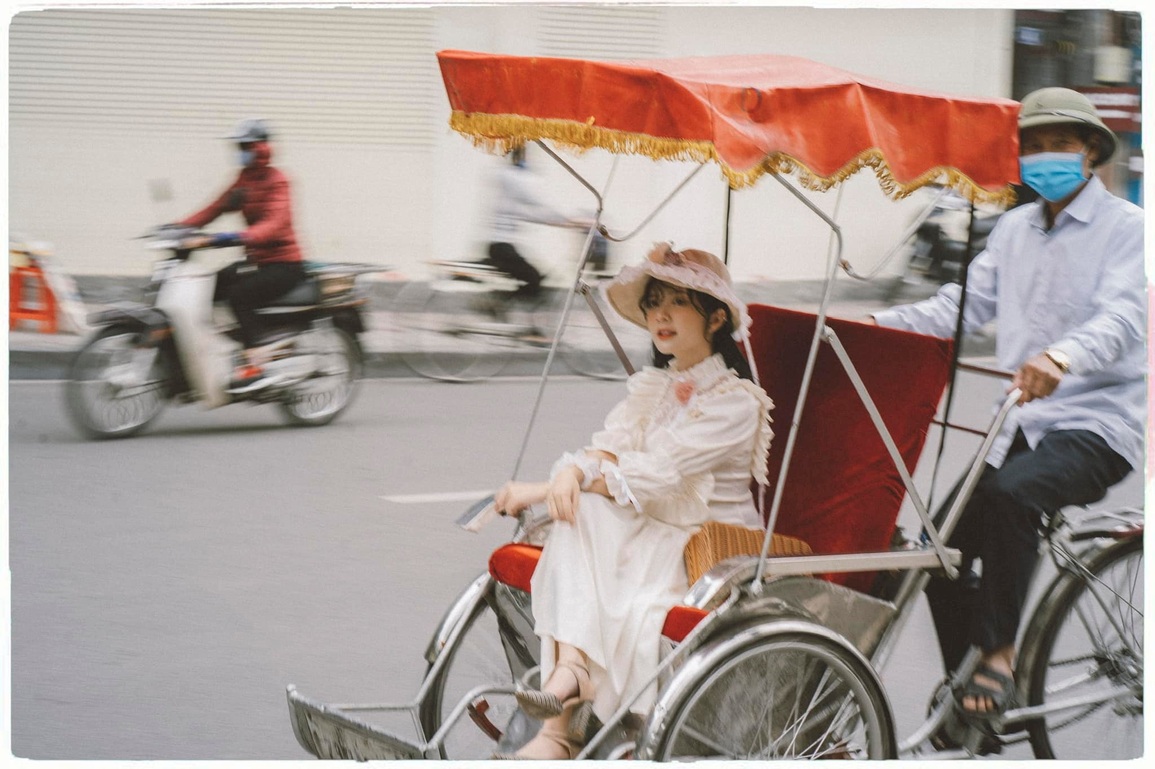 Những hình ảnh đốn tim của nữ diễn viên trẻ tham gia phim giờ vàng - 3 Những hình ảnh đốn tim của nữ diễn viên trẻ tham gia phim giờ vàng - 3