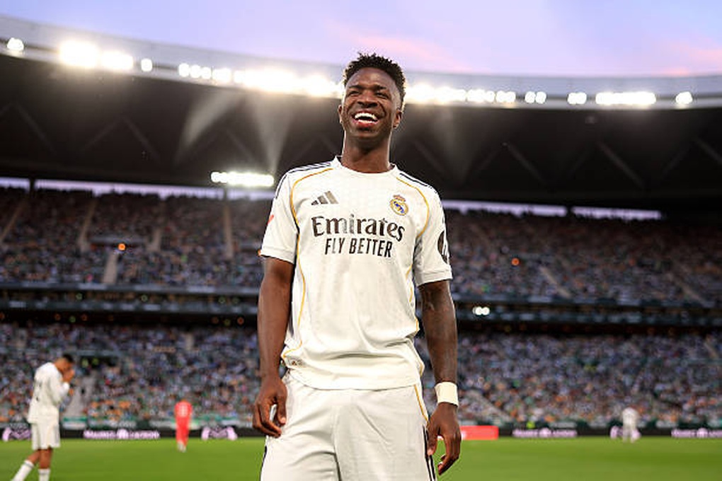 Vinicius chính thức gia hạn hợp đồng với Real Madrid - 2