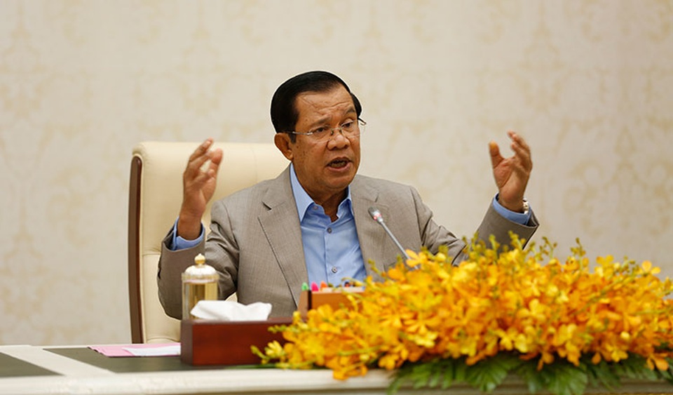 Thủ tướng Campuchia dọa đuổi phóng viên, quan chức đeo khẩu trang - 1 Thủ tướng Campuchia dọa đuổi phóng viên, quan chức đeo khẩu trang - 1