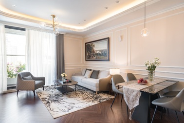 Căn hộ màu hồng cam đẹp như nhà mẫu của cô giáo về hưu