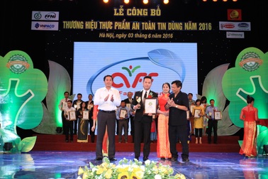 AFF đạt 2 giải thưởng “Vietnam Good Food 2016” cho xúc xích Xuxifarm và Bánh gạo Tê Tê