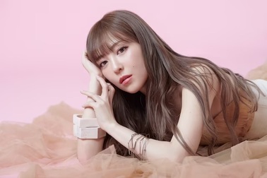 Sau cú ngã đột ngột khi đang biểu diễn, nữ ca sĩ Nhật Bản qua đời ở tuổi 35