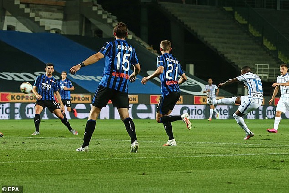 Juventus thua AS Roma, Inter giành ngôi á quân ở ngày hạ màn Serie A - 6 Juventus thua AS Roma, Inter giành ngôi á quân ở ngày hạ màn Serie A - 6