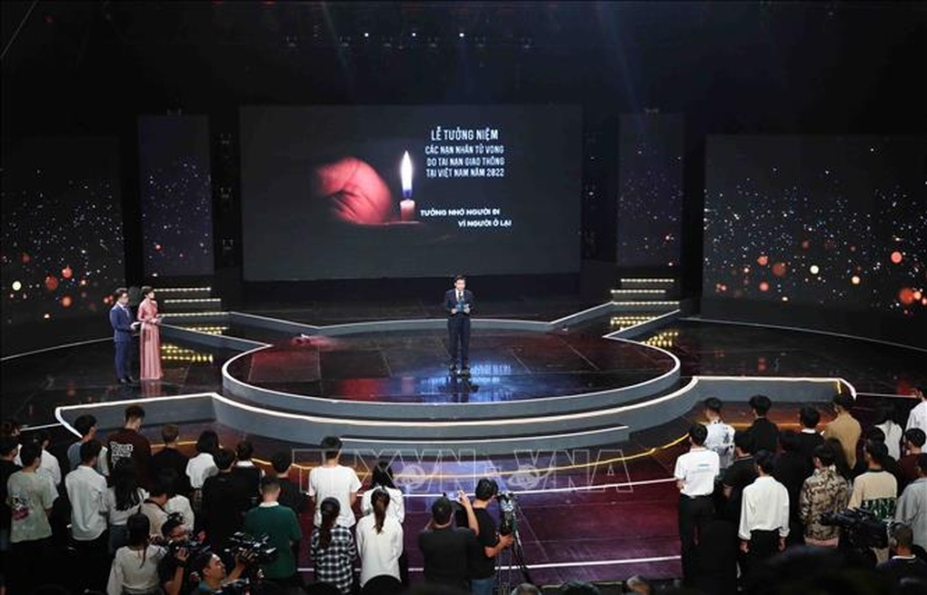 Bộ trưởng Nguyễn Văn Thắng: Sau những cái chết do TNGT là hàng ngàn tổ ấm bị tổn thương - 1 Bộ trưởng Nguyễn Văn Thắng: Sau những cái chết do TNGT là hàng ngàn tổ ấm bị tổn thương - 1