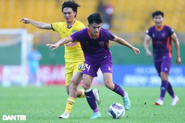 Dẫn trước hai bàn, B.Bình Dương vẫn bị HL Hà Tĩnh chia điểm