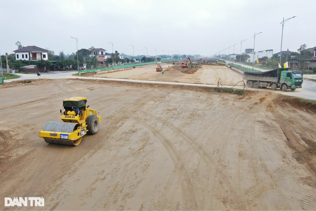 Gần 60 hộ dân bị ảnh hưởng do thi công đại lộ nghìn tỷ - 6 Gần 60 hộ dân bị ảnh hưởng do thi công đại lộ nghìn tỷ - 6