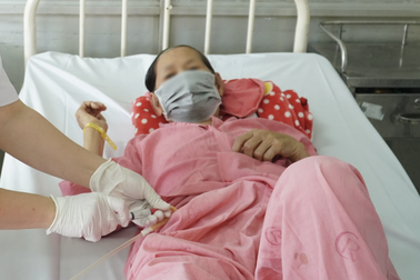 Lần đầu ở Việt Nam: Ca mổ "2 trong 1" cứu bệnh nhân xin cắt thận vì quá khổ