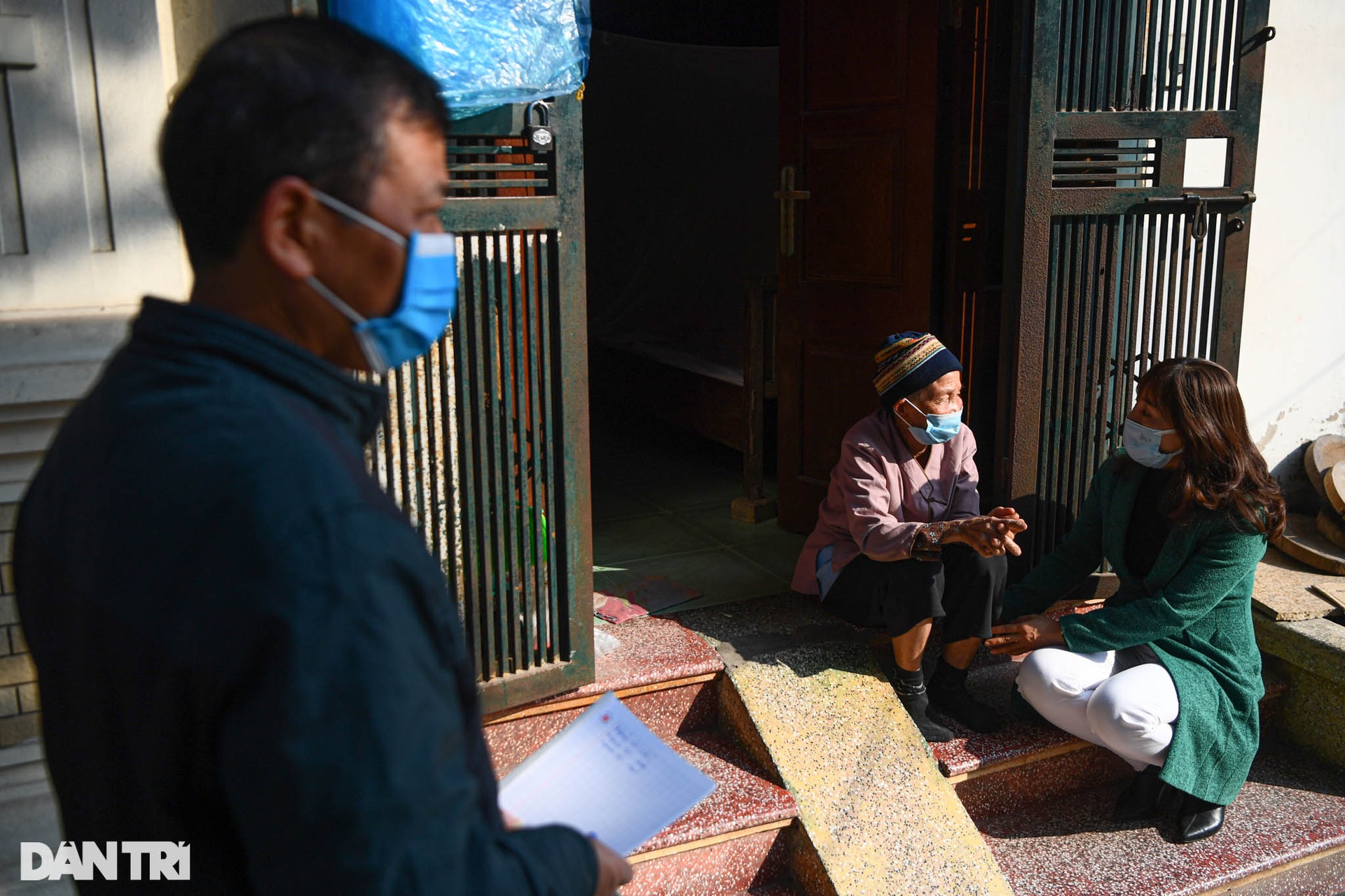 F0 ở Hà Nội tăng vọt, nhân viên y tế điều trị tại nhà như thế nào? - 18 F0 ở Hà Nội tăng vọt, nhân viên y tế điều trị tại nhà như thế nào? - 18