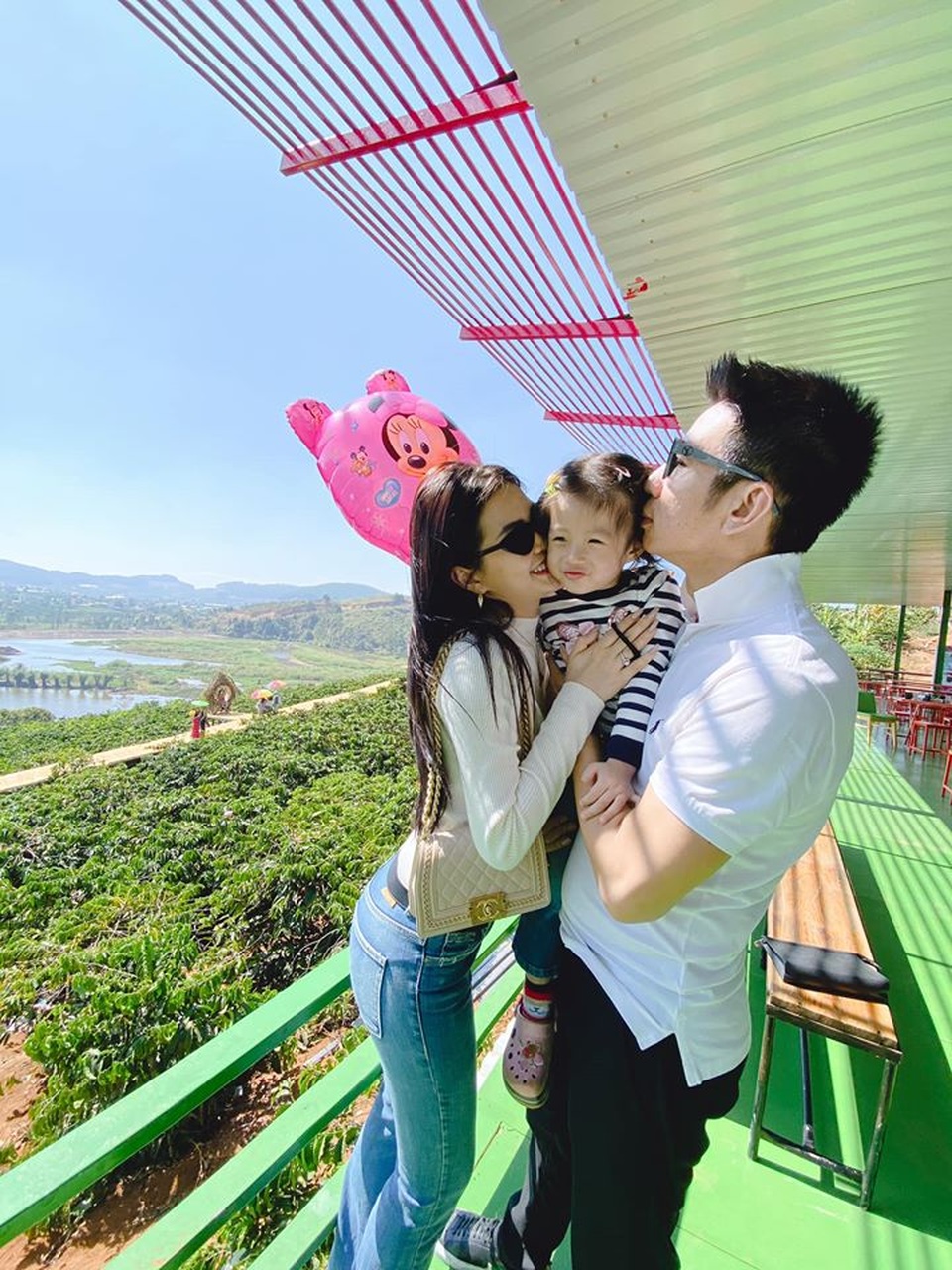 Tình duyên, nhan sắc của Top 3 Hoa hậu Việt Nam 2014 sau 6 năm - 21 Tình duyên, nhan sắc của Top 3 Hoa hậu Việt Nam 2014 sau 6 năm - 21
