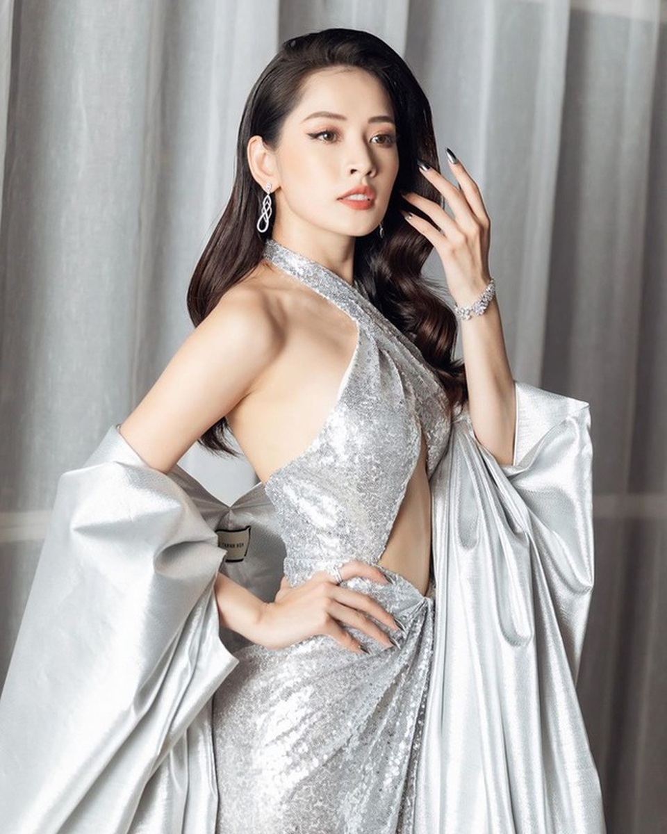 Chi Pu khoe thân hình nóng bỏng với style “tuột quần” - 5 Chi Pu khoe thân hình nóng bỏng với style “tuột quần” - 5