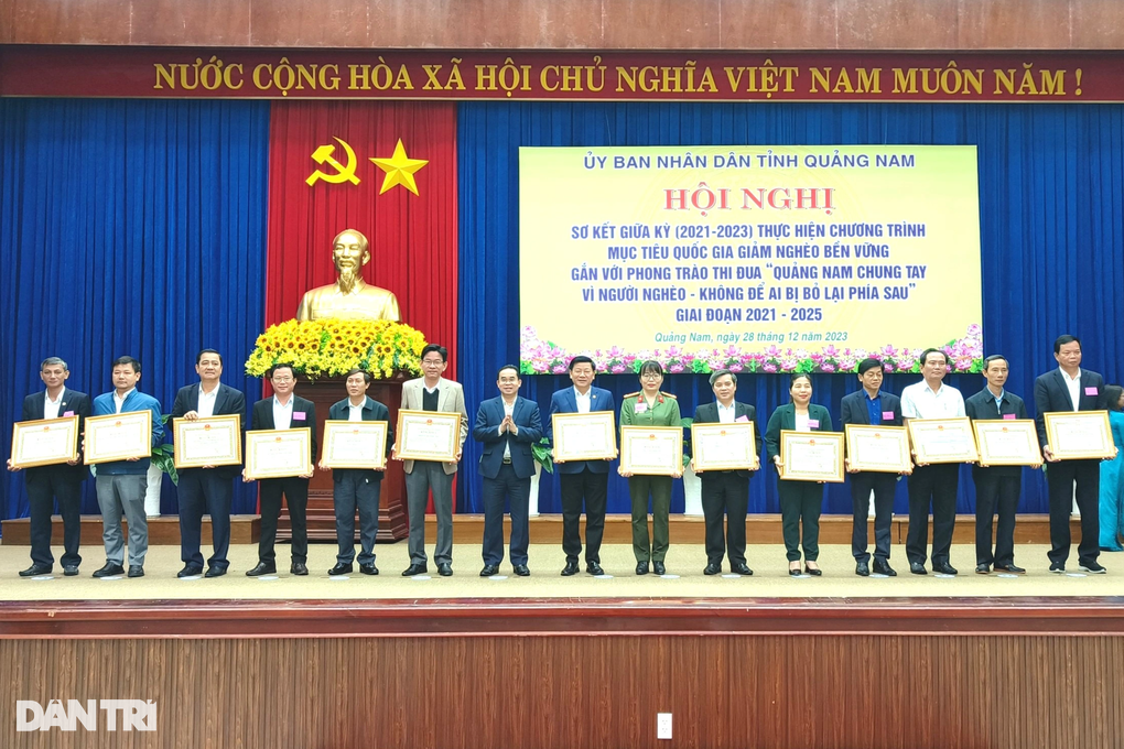 Quang-nam-giam-ngheo-ben-vung_congbinh 1 Quang-nam-giam-ngheo-ben-vung_congbinh 1