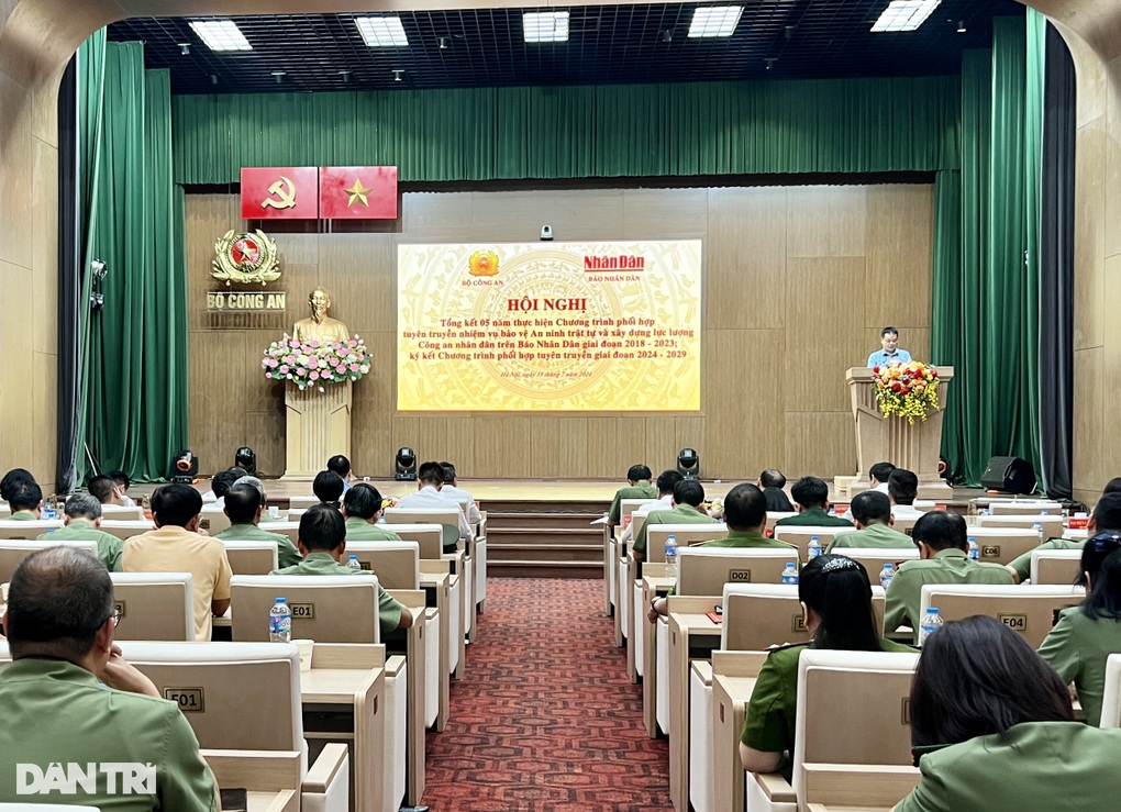 Bộ trưởng Công an đề nghị các đơn vị tạo điều kiện tốt nhất cho báo chí - 1 Bộ trưởng Công an đề nghị các đơn vị tạo điều kiện tốt nhất cho báo chí - 1